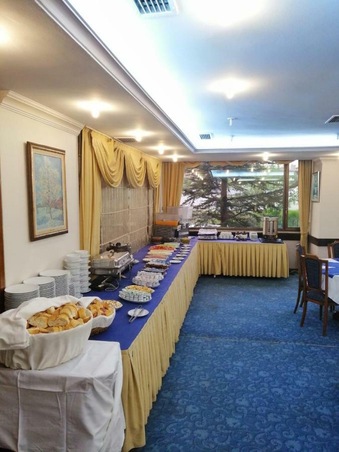 Akyuz Hotel Ankara Esterno foto