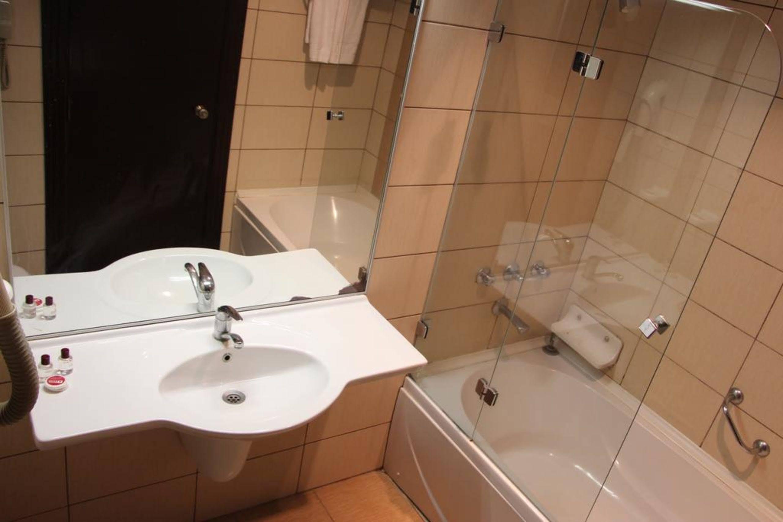 Akyuz Hotel Ankara Esterno foto