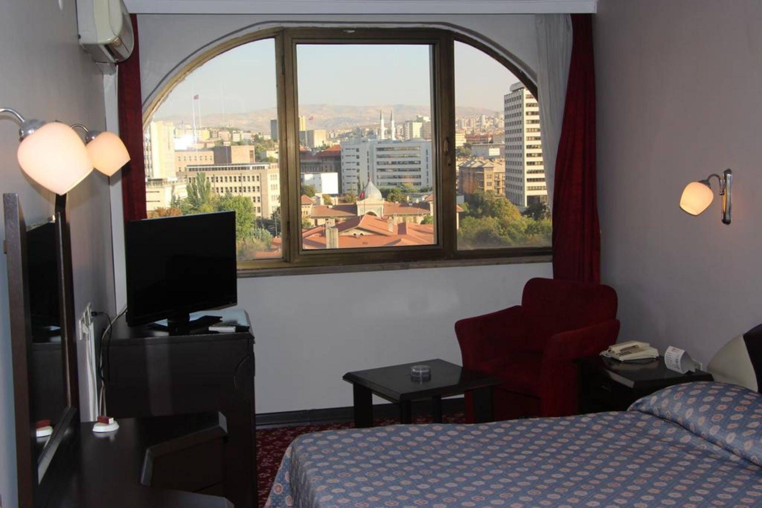 Akyuz Hotel Ankara Esterno foto