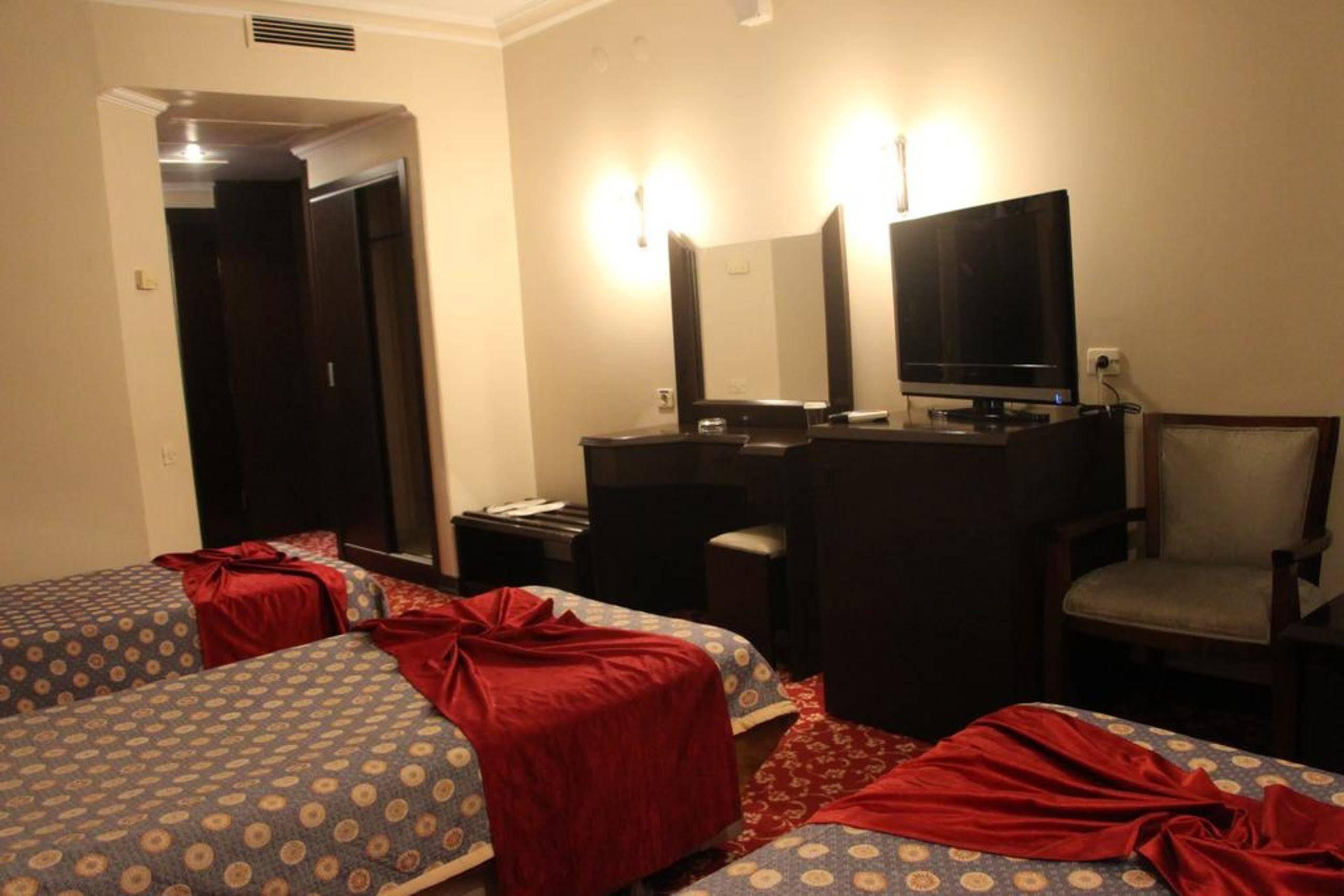 Akyuz Hotel Ankara Esterno foto