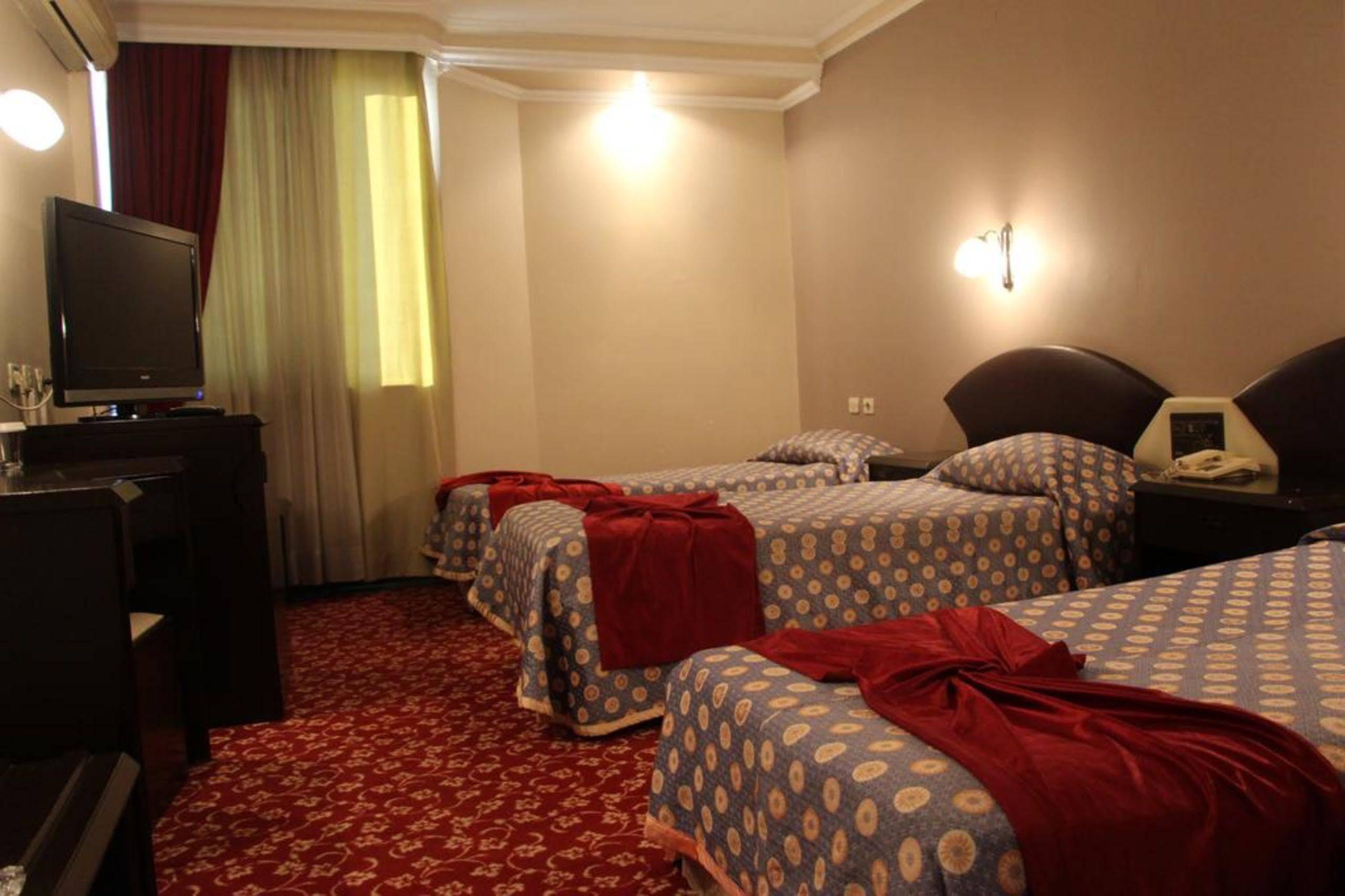 Akyuz Hotel Ankara Esterno foto